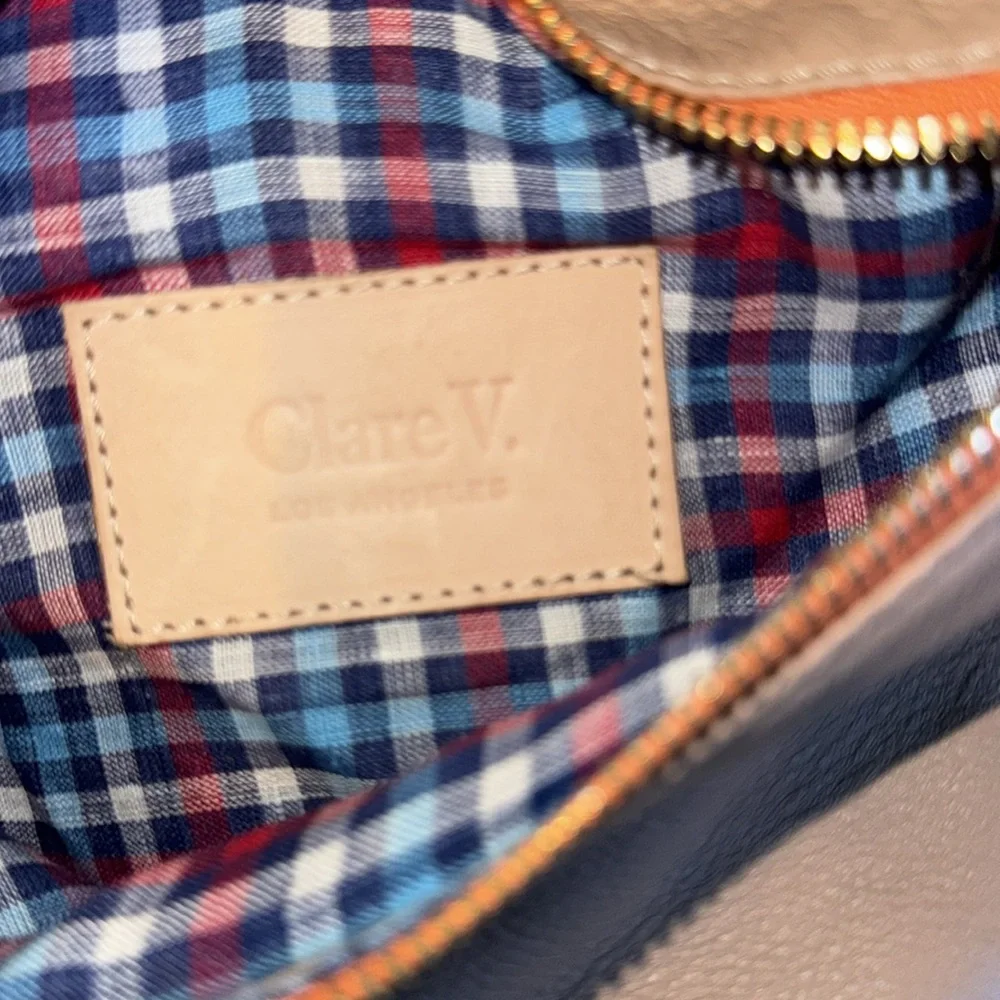 Clare v Fanny pack - Picture 6 of 6